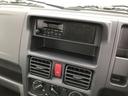 ＫＣエアコン・パワステ　スズキ　セーフティ　サポート非装着車　３方開　４ＷＤ　４速オートマチック車　パートタイム４ＷＤ　エアコン／パワステ　キーレス　ＡＢＳ　障害物センサー　運転席／助手席エアバッグ　横滑り防止装置（17枚目）