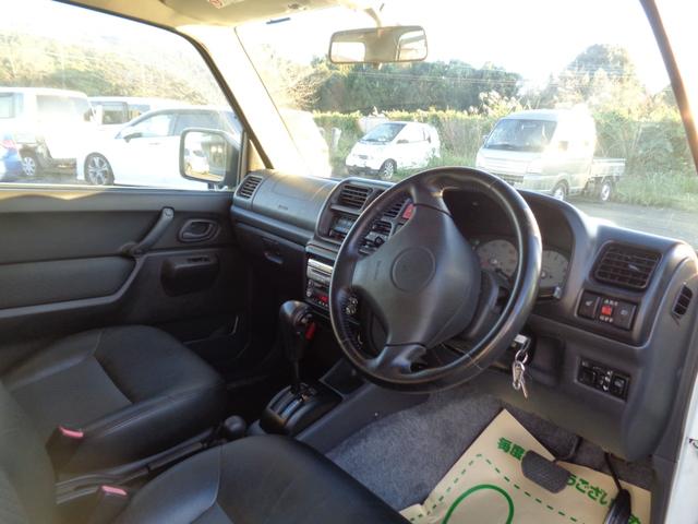 ジムニー ランドベンチャー ターボ パートタイム4WD 前後バンパー 背面タイヤ 16インチ リフトアップ マフラー HIDライト キーレス メモリーナビ DVD再生 CD ワンセグTV ハーフレザー 走行6.1万 取説記録簿(17枚目)