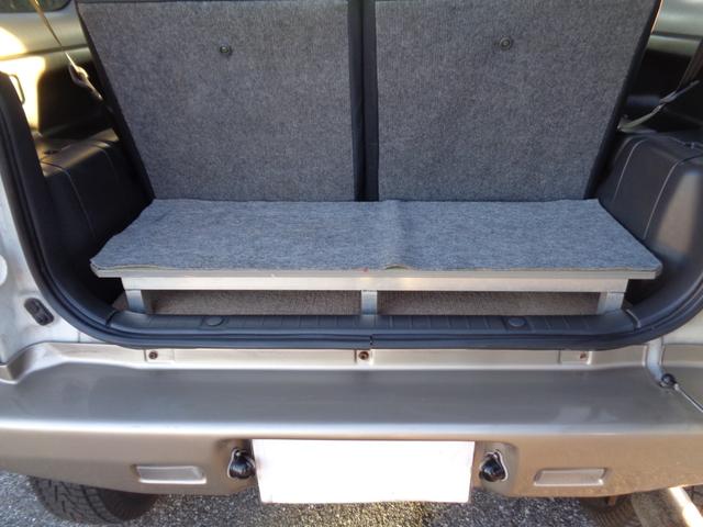 ジムニー ランドベンチャー ターボ パートタイム4WD 前後バンパー 背面タイヤ 16インチ リフトアップ マフラー HIDライト キーレス メモリーナビ DVD再生 CD ワンセグTV ハーフレザー 走行6.1万 取説記録簿(19枚目)