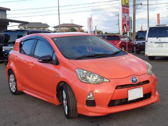 アクア Ｓ　純正フルエアロ　１６インチ　ＬＥＤヘッドライト　フォグ　Ｓキー　Ｐスタート　ＨＤＤナビ　ＤＶＤ再生　ＣＤ　Ｂｌｕｅｔｏｏｔｈ　フルセグＴＶ　Ｂカメラ　リアエンター　ＥＴＣ　前後ドラレコ　走行４．２万（6枚目）