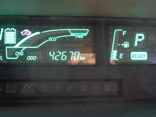 アクア Ｓ　純正フルエアロ　１６インチ　ＬＥＤヘッドライト　フォグ　Ｓキー　Ｐスタート　ＨＤＤナビ　ＤＶＤ再生　ＣＤ　Ｂｌｕｅｔｏｏｔｈ　フルセグＴＶ　Ｂカメラ　リアエンター　ＥＴＣ　前後ドラレコ　走行４．２万（28枚目）