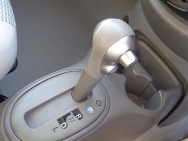 マーチ 12S Vパッケージ 14インチ WエアB ABS スマートキー プッシュスタート メモリーナビ DVD再生 CD Bluetooth フルセグTV プライバシーガラス タイミングチェーン 走行43000キロ 取説記録簿(12枚目)