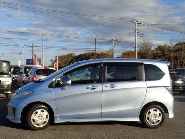 フリードハイブリッド ジャストセレクション 純正フルエアロ 15インチ HIDライト WエアB ABS スマートキー HDDナビ DVD再生 CD Bluetooth ワンセグTV Bカメラ ETC 左パワスラ クルコン 走行67810キロ(5枚目)