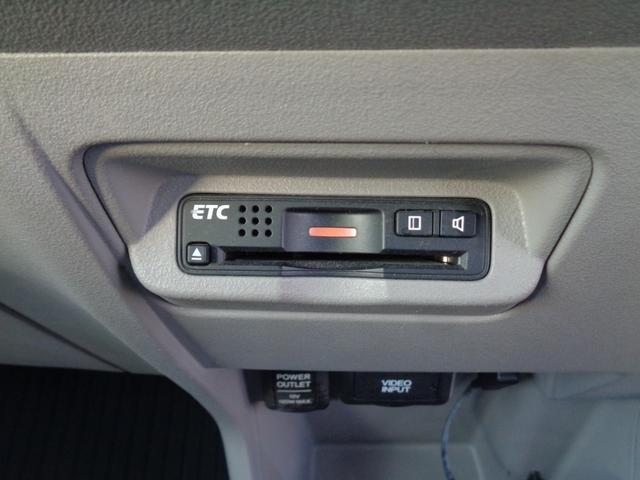 フリードハイブリッド ジャストセレクション 純正フルエアロ 15インチ HIDライト WエアB ABS スマートキー HDDナビ DVD再生 CD Bluetooth ワンセグTV Bカメラ ETC 左パワスラ クルコン 走行67810キロ(17枚目)