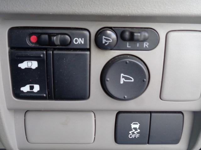 フリードハイブリッド ジャストセレクション 純正フルエアロ 15インチ HIDライト WエアB ABS スマートキー HDDナビ DVD再生 CD Bluetooth ワンセグTV Bカメラ ETC 左パワスラ クルコン 走行67810キロ(18枚目)