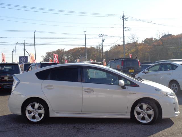 プリウス Sツーリングセレクション モデリスタエアロ 17インチ LEDヘッドライト スマートキー プッシュスタート HDDナビ DVD再生 CD Bluetooth フルセグTV Bカメラ ETC ステアリモコン 走行75300キロ(5枚目)