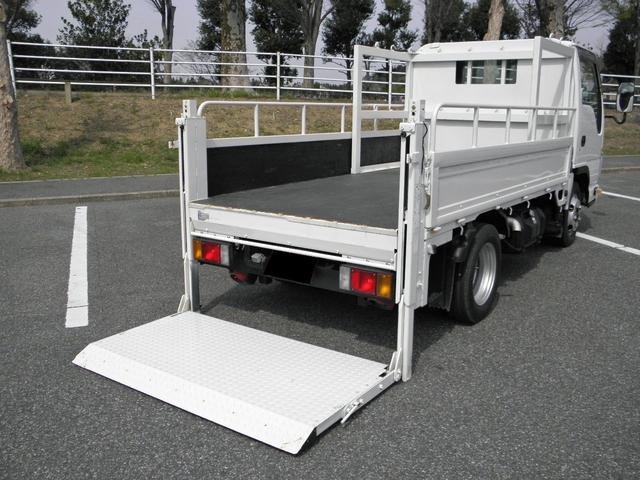 エルフトラック 　１．４ｔ　パワーゲート　ガスボンベ運搬仕様。（3枚目）