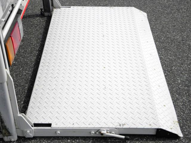 エルフトラック 　１．４ｔ　パワーゲート　ガスボンベ運搬仕様。（11枚目）