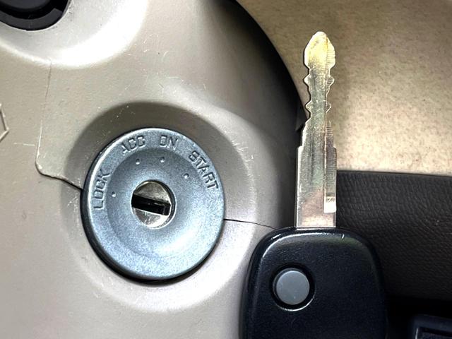 S 禁煙車 ETC 盗難防止装置 純正CDオーディオ プライバシーガラス シートアンダーボックス ヘッドライトレベライザー ターコイズ内装色 ベンチシート 電動格納ミラー(5枚目)