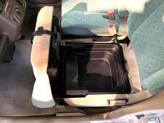 S 禁煙車 ETC 盗難防止装置 純正CDオーディオ プライバシーガラス シートアンダーボックス ヘッドライトレベライザー ターコイズ内装色 ベンチシート 電動格納ミラー(6枚目)