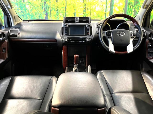 TX Lパッケージ ムーンルーフ 黒革シート 7人乗 禁煙車 メーカーナビ バック・サイド・フロントカメラ Bluetooth接続 フルセグ ETC2.0 前席パワーシート 前席シートヒーター LEDヘッド スマートキー(2枚目)