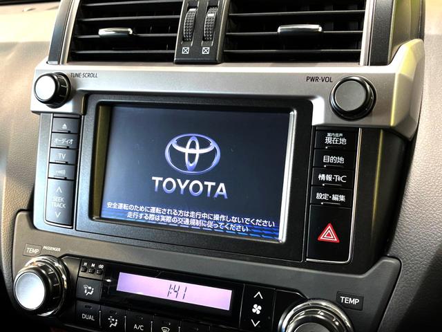 TX Lパッケージ ムーンルーフ 黒革シート 7人乗 禁煙車 メーカーナビ バック・サイド・フロントカメラ Bluetooth接続 フルセグ ETC2.0 前席パワーシート 前席シートヒーター LEDヘッド スマートキー(4枚目)