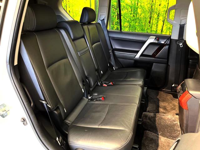 TX Lパッケージ ムーンルーフ 黒革シート 7人乗 禁煙車 メーカーナビ バック・サイド・フロントカメラ Bluetooth接続 フルセグ ETC2.0 前席パワーシート 前席シートヒーター LEDヘッド スマートキー(10枚目)