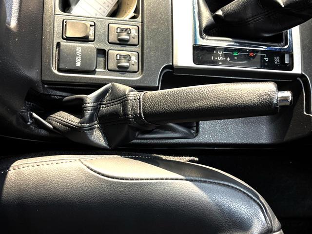 TX Lパッケージ ムーンルーフ 黒革シート 7人乗 禁煙車 メーカーナビ バック・サイド・フロントカメラ Bluetooth接続 フルセグ ETC2.0 前席パワーシート 前席シートヒーター LEDヘッド スマートキー(57枚目)