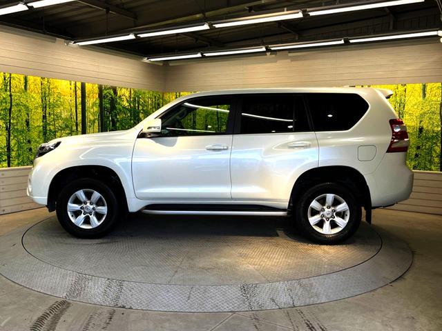 TX Lパッケージ ムーンルーフ 黒革シート 7人乗 禁煙車 メーカーナビ バック・サイド・フロントカメラ Bluetooth接続 フルセグ ETC2.0 前席パワーシート 前席シートヒーター LEDヘッド スマートキー(58枚目)