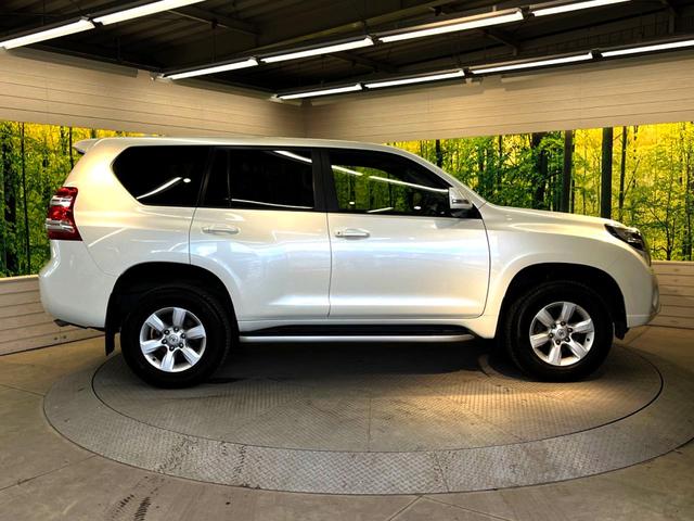 TX Lパッケージ ムーンルーフ 黒革シート 7人乗 禁煙車 メーカーナビ バック・サイド・フロントカメラ Bluetooth接続 フルセグ ETC2.0 前席パワーシート 前席シートヒーター LEDヘッド スマートキー(63枚目)