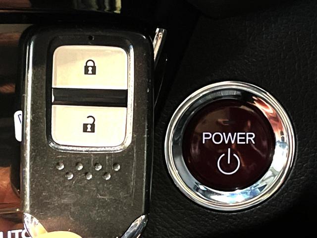 ハイブリッドZ 純正SDナビ 禁煙車 安心パッケージ クルーズコントロール LEDヘッドライト ハーフレザーシート バックカメラ フルセグTV ETC スマートキー オートライト オートエアコン(7枚目)