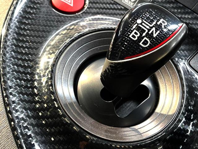 Sツーリングセレクション・G’s 禁煙車 純正HDDナビ フロント・サイド・バックカメラ Bluetooth接続 フルセグ ETC レザー調シートカバー HIDヘッド スマートキー フォグランプ 純正18インチアルミ 革巻ステアリング(21枚目)