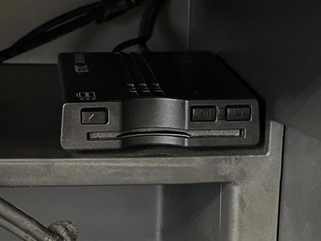X エマージェンシーブレーキ 禁煙車 カロッツェリアナビ アラウンドビュー スマートルームミラー Bluetooth接続 ETC スマートキー コーナーセンサー 誤発進抑制 オートハイビーム 車線逸脱警報(7枚目)