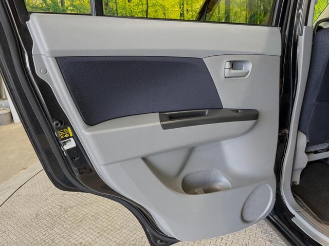 FX 禁煙車 カロッツェリアナビ Bluetooth接続 ETC 地デジ 盗難防止装置 プライバシーガラス DVD再生 シートアンダートレイ ヘッドライトレベライザー 電動格納ミラー ベンチシート(29枚目)
