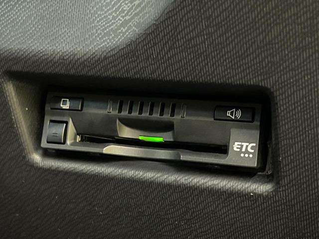 Ｓスタイルブラック　禁煙車　衝突被害軽減装置　ＳＤナビ　バックカメラ　フルセグＴＶ　Ｂｌｕｅｔｏｏｔｈ再生　ＥＴＣ　ドライブレコーダー　オートマチックハイビーム　シートヒーター　ＬＥＤヘッドライト＆フォグランプ(8枚目)