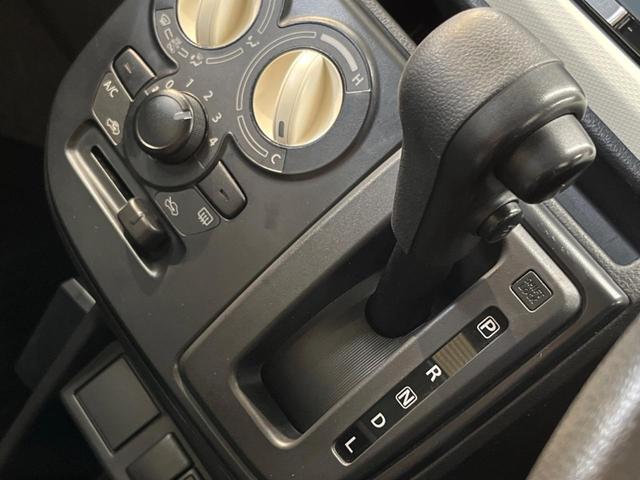 アルト Ｓ　レーダーブレーキサポート　アイドリングストップ　ナビゲーションシステム　運転席シートヒーター　ヘッドライトレベライザー　トラクションコントロール　　プライバシーガラス　セキュリティーアラーム　禁煙車（21枚目）