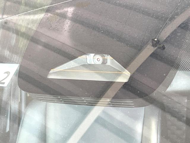 ヴォクシー Ｓ－Ｚ　１０．５インチディスプレイオーディオ　両側電動スライドドア　バックカメラ　衝突被害軽減システム　レーダークルーズ　禁煙車　電動リアゲート　コーナーセンサー　スマートキー　ＬＥＤヘッド　ＥＴＣ２．０（5枚目）
