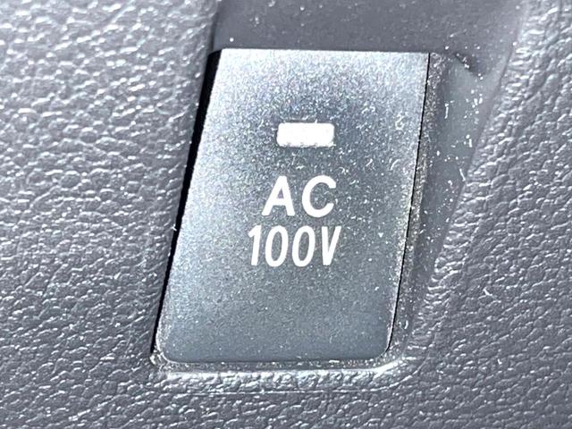 プリウスＰＨＶ Ｓナビパッケージ　メーカー１１．６型ナビ　全周囲カメラ　衝突被害軽減システム　レーダークルーズ　禁煙車　スマートキー　ＬＥＤヘッド　ビルトインＥＴＣ　オートハイビーム　車線逸脱警報　オートライト　オートエアコン（6枚目）