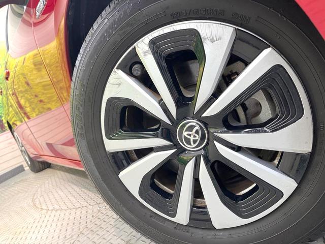 プリウスＰＨＶ Ｓナビパッケージ　メーカー１１．６型ナビ　全周囲カメラ　衝突被害軽減システム　レーダークルーズ　禁煙車　スマートキー　ＬＥＤヘッド　ビルトインＥＴＣ　オートハイビーム　車線逸脱警報　オートライト　オートエアコン（13枚目）