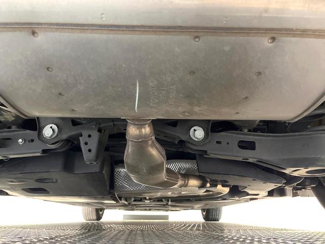 プリウスＰＨＶ Ｓナビパッケージ　メーカー１１．６型ナビ　全周囲カメラ　衝突被害軽減システム　レーダークルーズ　禁煙車　スマートキー　ＬＥＤヘッド　ビルトインＥＴＣ　オートハイビーム　車線逸脱警報　オートライト　オートエアコン（19枚目）