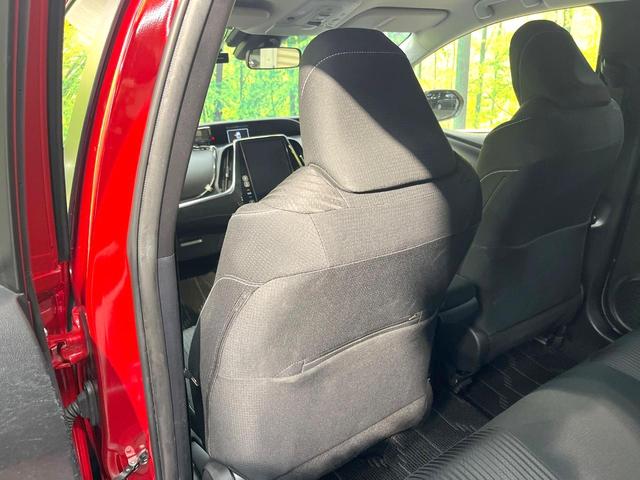 プリウスＰＨＶ Ｓナビパッケージ　メーカー１１．６型ナビ　全周囲カメラ　衝突被害軽減システム　レーダークルーズ　禁煙車　スマートキー　ＬＥＤヘッド　ビルトインＥＴＣ　オートハイビーム　車線逸脱警報　オートライト　オートエアコン（44枚目）