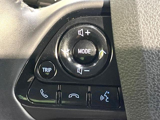 プリウスＰＨＶ Ｓナビパッケージ　メーカー１１．６型ナビ　全周囲カメラ　衝突被害軽減システム　レーダークルーズ　禁煙車　スマートキー　ＬＥＤヘッド　ビルトインＥＴＣ　オートハイビーム　車線逸脱警報　オートライト　オートエアコン（65枚目）