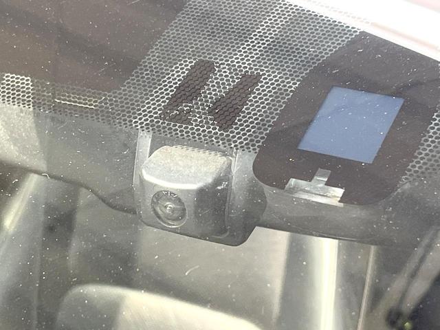 ＩＳ ＩＳ３００ｈ　バージョンＬ　メーカーＳＤナビ　プレミアムサウンド　バックカメラ　禁煙車　レザーシート　前席シートエアコン　ドラレコ　スマートキー　ＬＥＤヘッド　ビルトインＥＴＣ　クルコン　デュアルエアコン　純正１７インチＡＷ（3枚目）
