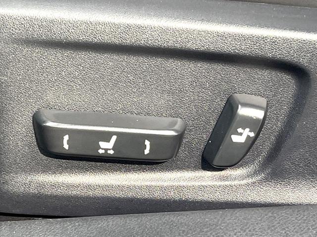 ＩＳ ＩＳ３００ｈ　バージョンＬ　メーカーＳＤナビ　プレミアムサウンド　バックカメラ　禁煙車　レザーシート　前席シートエアコン　ドラレコ　スマートキー　ＬＥＤヘッド　ビルトインＥＴＣ　クルコン　デュアルエアコン　純正１７インチＡＷ（6枚目）