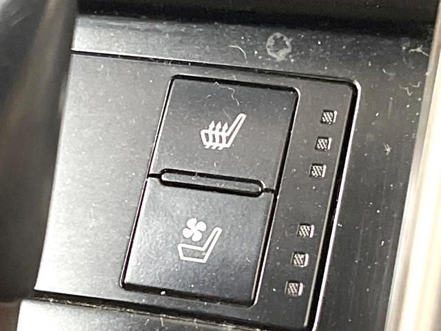 ＩＳ ＩＳ３００ｈ　バージョンＬ　メーカーＳＤナビ　プレミアムサウンド　バックカメラ　禁煙車　レザーシート　前席シートエアコン　ドラレコ　スマートキー　ＬＥＤヘッド　ビルトインＥＴＣ　クルコン　デュアルエアコン　純正１７インチＡＷ（7枚目）