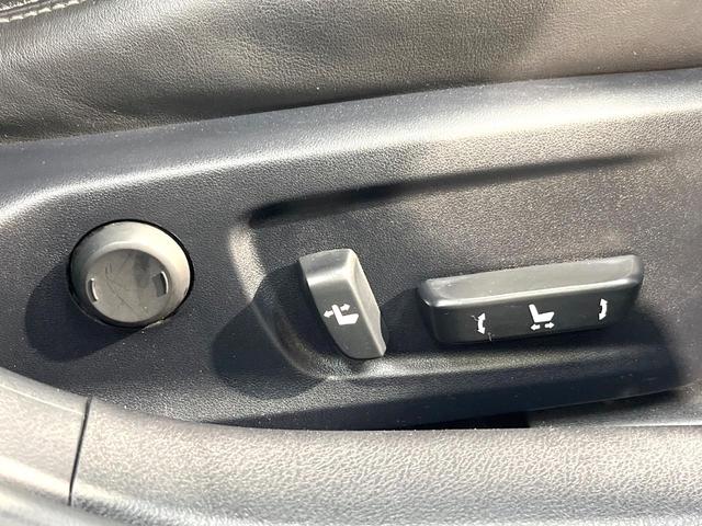ＩＳ ＩＳ３００ｈ　バージョンＬ　メーカーＳＤナビ　プレミアムサウンド　バックカメラ　禁煙車　レザーシート　前席シートエアコン　ドラレコ　スマートキー　ＬＥＤヘッド　ビルトインＥＴＣ　クルコン　デュアルエアコン　純正１７インチＡＷ（41枚目）