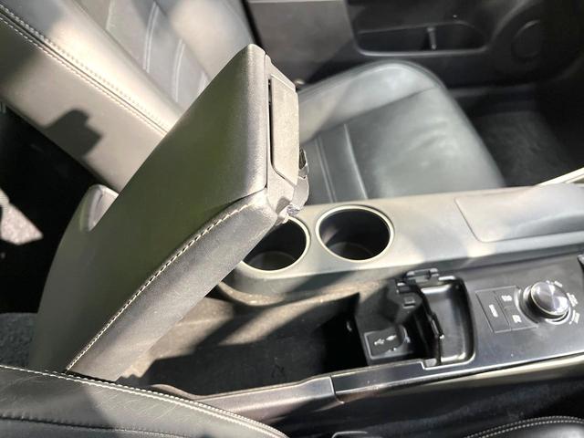 ＩＳ ＩＳ３００ｈ　バージョンＬ　メーカーＳＤナビ　プレミアムサウンド　バックカメラ　禁煙車　レザーシート　前席シートエアコン　ドラレコ　スマートキー　ＬＥＤヘッド　ビルトインＥＴＣ　クルコン　デュアルエアコン　純正１７インチＡＷ（75枚目）
