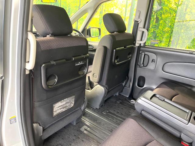 セレナ ハイウェイスター　両側電動ドア　純正ＳＤナビ　バックカメラ　禁煙車　スマートキー　ビルトインＥＴＣ　クルコン　オートライト　デュアルエアコン　純正１６インチアルミ　リアエアコン　Ｂｌｕｅｔｏｏｔｈ　ＣＤ　ＤＶＤ再生（53枚目）
