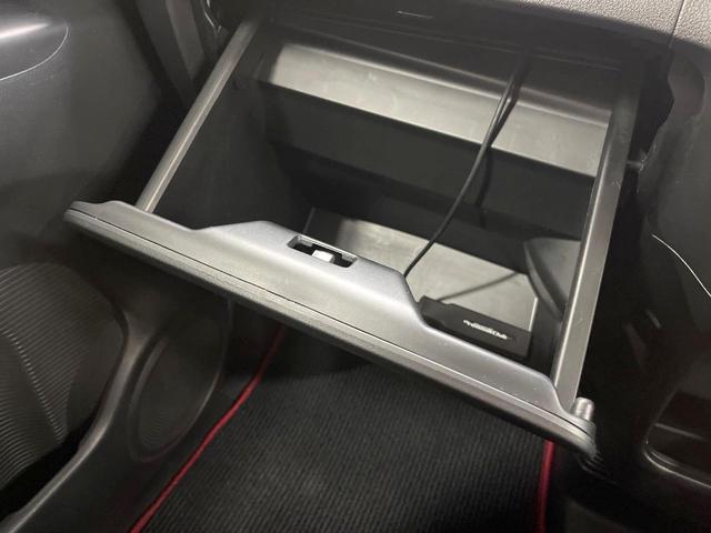 N-BOXカスタム 2トーンカラースタイル G・Lパッケージ 両側電動ドア 純正SDナビ バックカメラ 衝突被害軽減システム 禁煙車 スマートキー HIDヘッド オートライト オートエアコン 純正14インチアルミ Bluetooth CD DVD再生 フルセグ(62枚目)