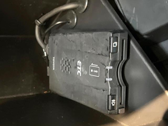 ８６ ＧＴリミテッド　純正ナビ　バックカメラ　禁煙車　スマートキー　ＨＩＤヘッド　ＥＴＣ　オートライト　デュアルエアコン　Ｂｌｕｅｔｏｏｔｈ接続　オートエアコン　電動格納ミラー　パドルシフト　専用スポーツシート（6枚目）