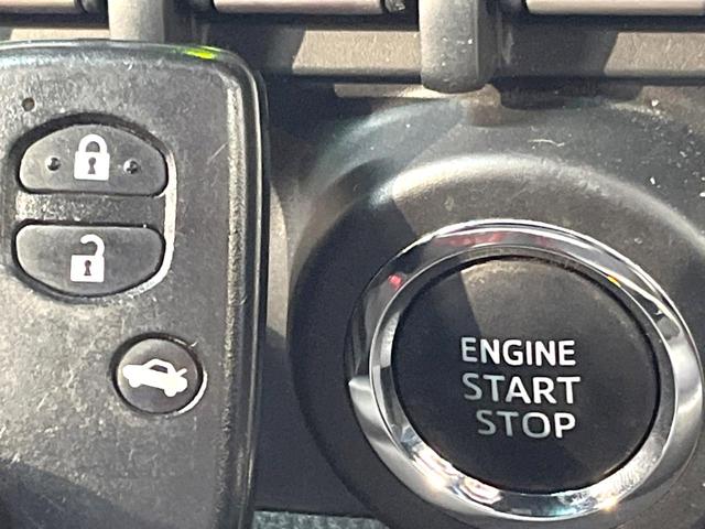 ８６ ＧＴリミテッド　純正ナビ　バックカメラ　禁煙車　スマートキー　ＨＩＤヘッド　ＥＴＣ　オートライト　デュアルエアコン　Ｂｌｕｅｔｏｏｔｈ接続　オートエアコン　電動格納ミラー　パドルシフト　専用スポーツシート（7枚目）