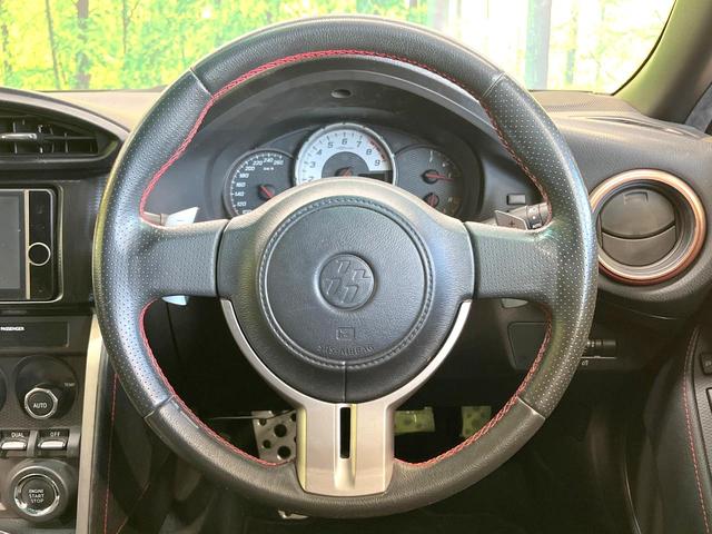 ８６ ＧＴリミテッド　純正ナビ　バックカメラ　禁煙車　スマートキー　ＨＩＤヘッド　ＥＴＣ　オートライト　デュアルエアコン　Ｂｌｕｅｔｏｏｔｈ接続　オートエアコン　電動格納ミラー　パドルシフト　専用スポーツシート（11枚目）