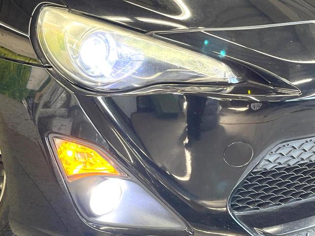 ８６ ＧＴリミテッド　純正ナビ　バックカメラ　禁煙車　スマートキー　ＨＩＤヘッド　ＥＴＣ　オートライト　デュアルエアコン　Ｂｌｕｅｔｏｏｔｈ接続　オートエアコン　電動格納ミラー　パドルシフト　専用スポーツシート（12枚目）