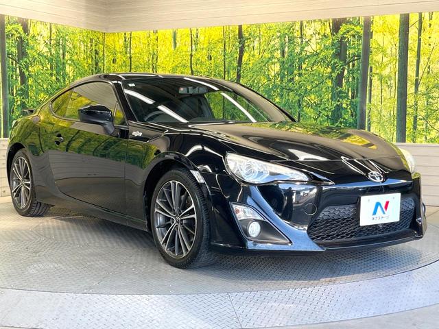 ８６ ＧＴリミテッド　純正ナビ　バックカメラ　禁煙車　スマートキー　ＨＩＤヘッド　ＥＴＣ　オートライト　デュアルエアコン　Ｂｌｕｅｔｏｏｔｈ接続　オートエアコン　電動格納ミラー　パドルシフト　専用スポーツシート（16枚目）