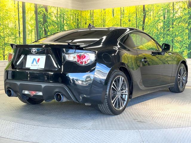 ８６ ＧＴリミテッド　純正ナビ　バックカメラ　禁煙車　スマートキー　ＨＩＤヘッド　ＥＴＣ　オートライト　デュアルエアコン　Ｂｌｕｅｔｏｏｔｈ接続　オートエアコン　電動格納ミラー　パドルシフト　専用スポーツシート（17枚目）