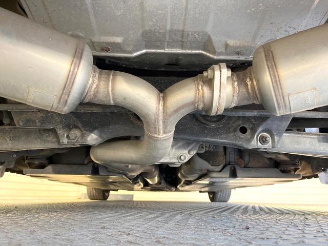 ８６ ＧＴリミテッド　純正ナビ　バックカメラ　禁煙車　スマートキー　ＨＩＤヘッド　ＥＴＣ　オートライト　デュアルエアコン　Ｂｌｕｅｔｏｏｔｈ接続　オートエアコン　電動格納ミラー　パドルシフト　専用スポーツシート（19枚目）