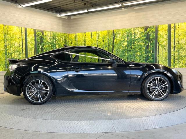 ８６ ＧＴリミテッド　純正ナビ　バックカメラ　禁煙車　スマートキー　ＨＩＤヘッド　ＥＴＣ　オートライト　デュアルエアコン　Ｂｌｕｅｔｏｏｔｈ接続　オートエアコン　電動格納ミラー　パドルシフト　専用スポーツシート（29枚目）