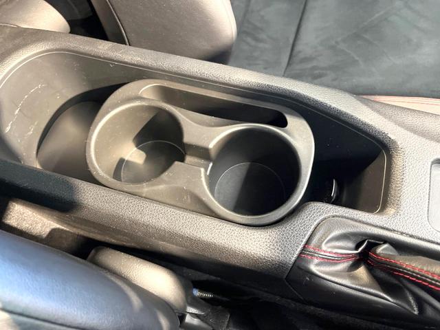 ８６ ＧＴリミテッド　純正ナビ　バックカメラ　禁煙車　スマートキー　ＨＩＤヘッド　ＥＴＣ　オートライト　デュアルエアコン　Ｂｌｕｅｔｏｏｔｈ接続　オートエアコン　電動格納ミラー　パドルシフト　専用スポーツシート（54枚目）