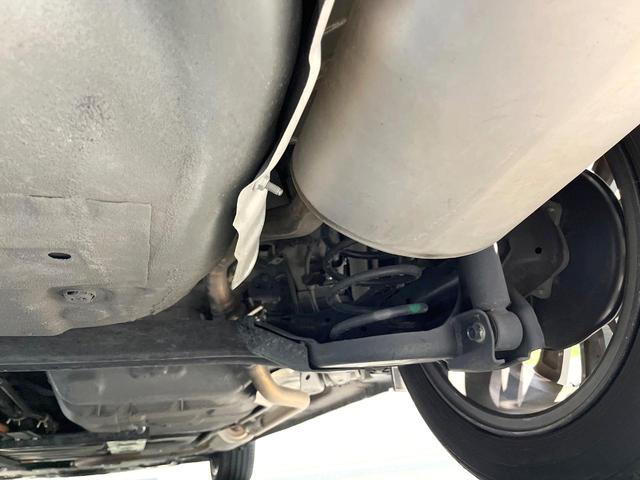 フィット ｅ：ＨＥＶリュクス　全周囲カメラ　衝突被害軽減システム　レーダークルーズ　禁煙車　レザーシート　コーナーセンサー　スマートキー　ＬＥＤヘッド　ＥＴＣ２．０　オートハイビーム　車線逸脱警報　オートライト　オートエアコン（22枚目）