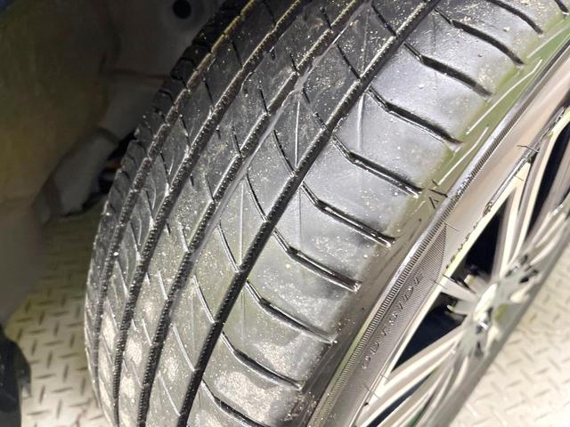 フィット ｅ：ＨＥＶリュクス　全周囲カメラ　衝突被害軽減システム　レーダークルーズ　禁煙車　レザーシート　コーナーセンサー　スマートキー　ＬＥＤヘッド　ＥＴＣ２．０　オートハイビーム　車線逸脱警報　オートライト　オートエアコン（26枚目）